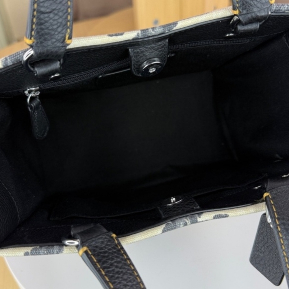 COACH - Dempsey Tote 22 WithHoundstooth Print And Patch - Picture 11 of 15